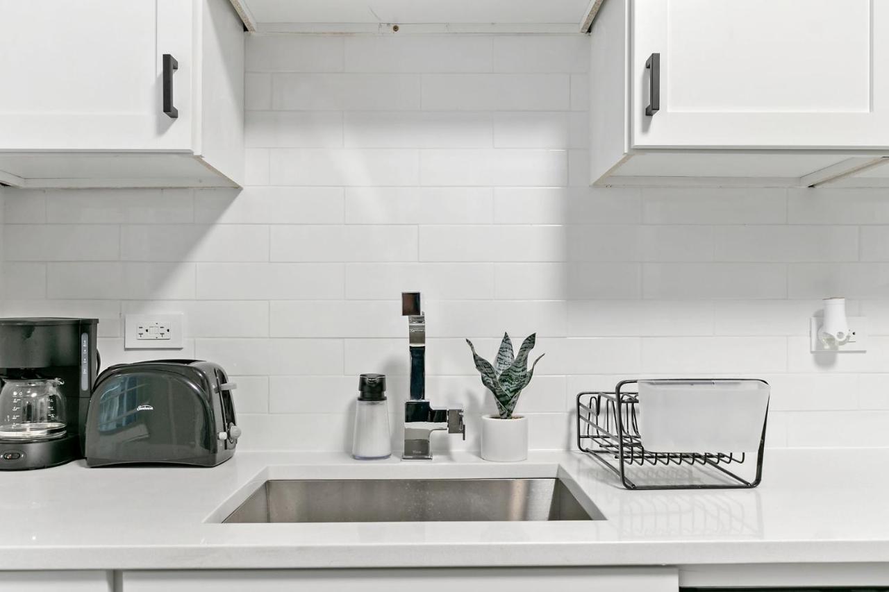 2Br Comfy And Stylish Apt In West Town - Erie 1R Чикаго Екстер'єр фото