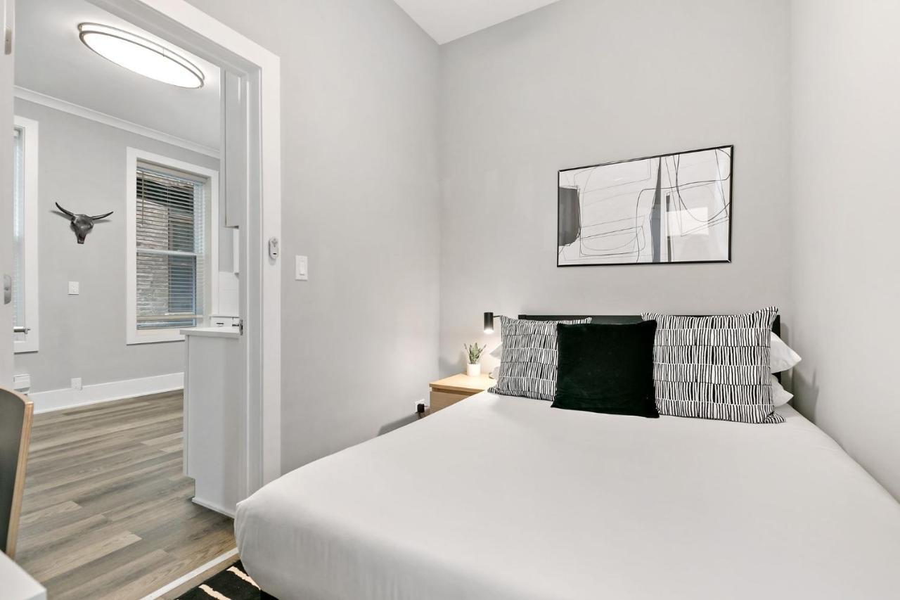 2Br Comfy And Stylish Apt In West Town - Erie 1R Чикаго Екстер'єр фото